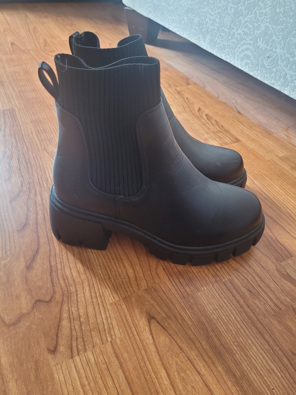 Women's Black Chunky Chelsea Boots - Sleek Platform Ankle Boot